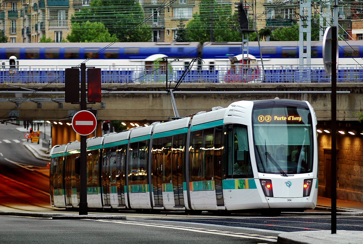 1200px-Tramway_Paris_T3_et_Transilien.jpg
