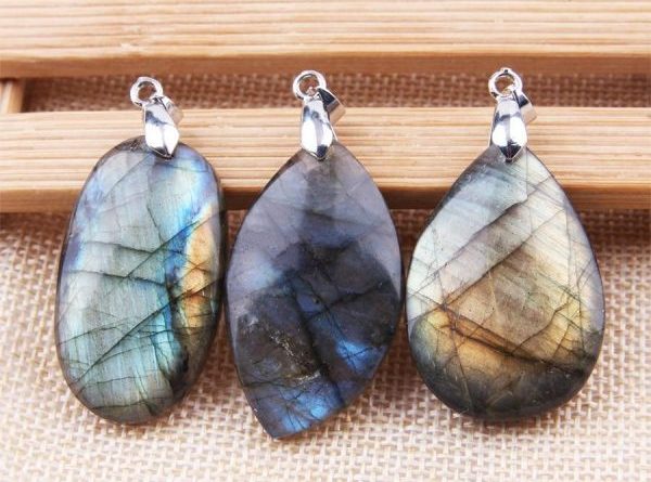 labradorite-e1547586346872.jpg