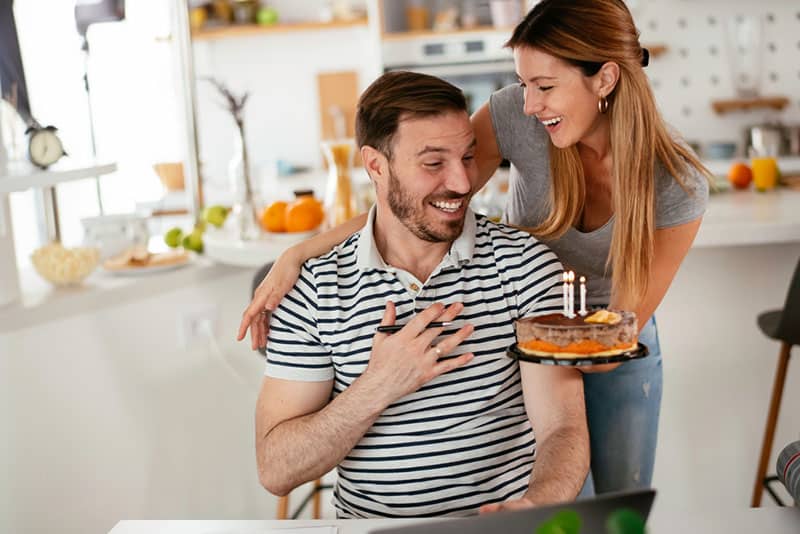 Les-100-Plus-beaux-messages-pour-dire-Joyeux-anniversaire-mon-frere.jpg