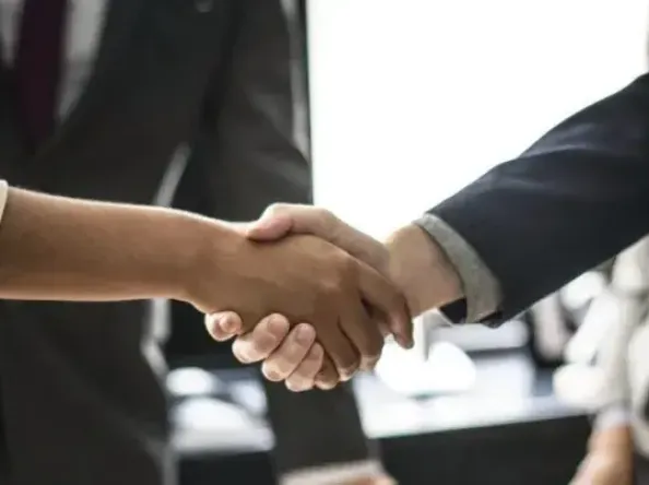 Devenir un pilier de la satisfaction client : les compétences clés à maîtriser