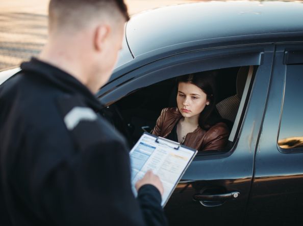 Contester une contravention : quelles options s’offrent à vous ?