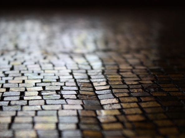 Comment installer du pavé uni pour un extérieur durable ?