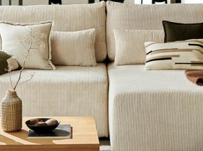 Le velours : la matière qui sublime rideaux et coussins pour un intérieur chic