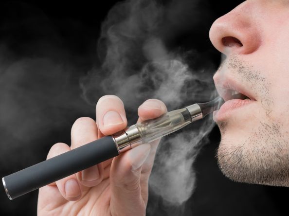 Cigarette électronique : une alternative de plus en plus adoptée